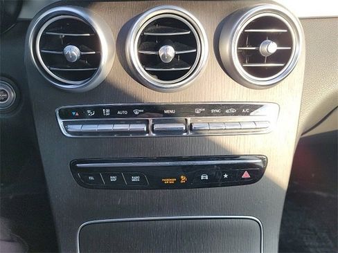Used 2022 Mercedes-Benz GLC 300 4MATIC image 11