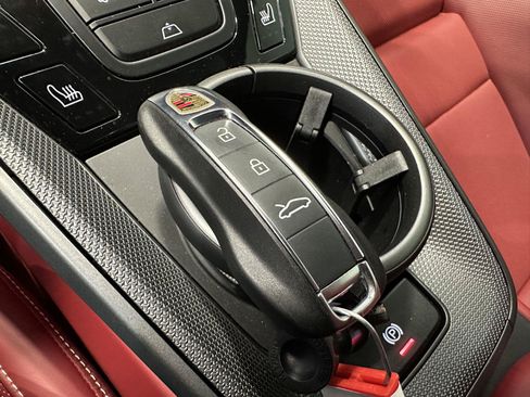 Certified 2025 Porsche 911 Carrera RWD image 41