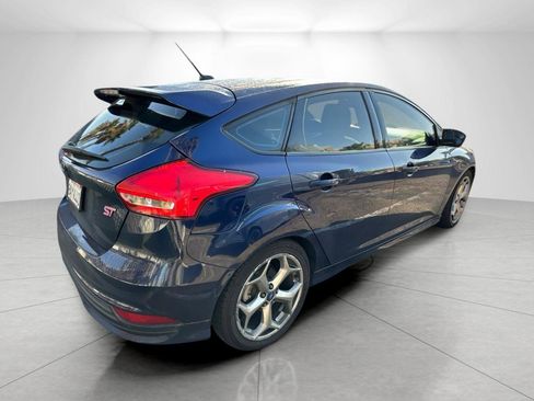 Used 2017 Ford Focus ST image 2