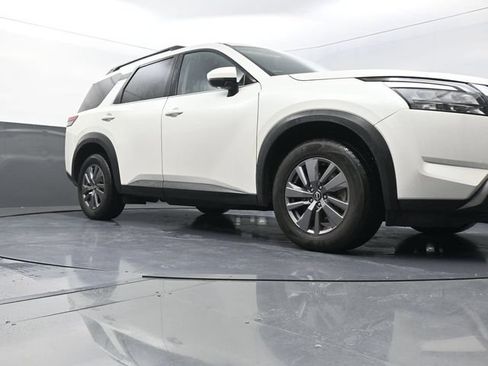 Used 2024 Nissan Pathfinder SV AWD/4WD image 31