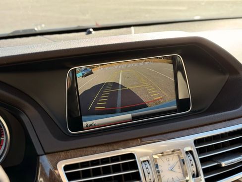 Used 2014 Mercedes-Benz E 350 4MATIC Sedan image 36