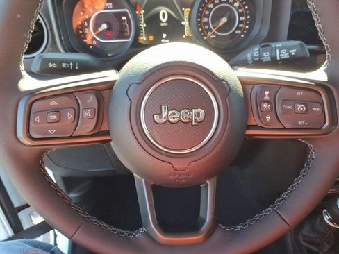 New 2026 Jeep Wrangler Unlimited Rubicon w/ Technology Group image 13