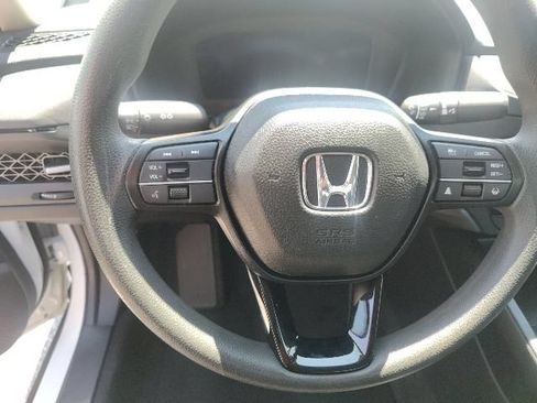 Used 2025 Honda Accord SE image 27