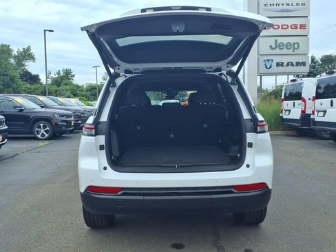 Certified 2023 Jeep Grand Cherokee Altitude AWD/4WD image 7