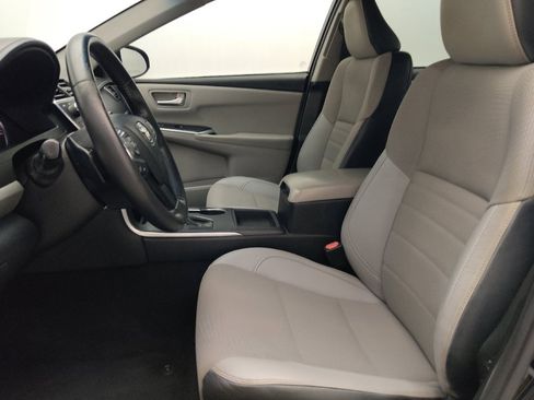 Used 2017 Toyota Camry SE FWD image 17