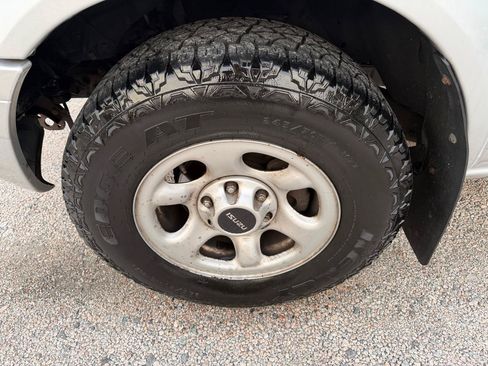 Used 2003 Isuzu Rodeo S RWD image 12