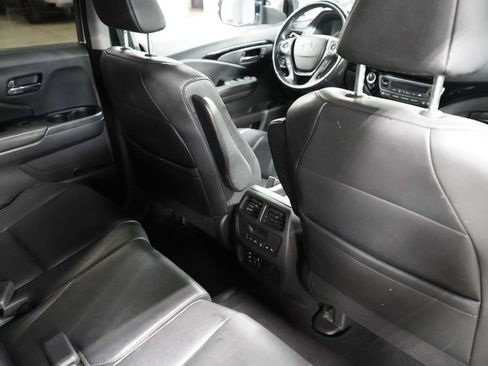 Used 2017 Honda Pilot Touring image 20
