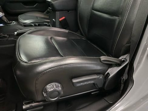 Used 2022 Jeep Wrangler Unlimited Sahara w/ Cold Weather Group image 19