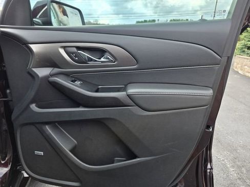 Used 2023 Chevrolet Traverse Premier image 29