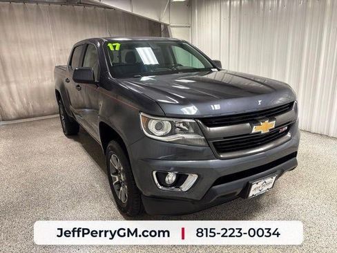 Used 2017 Chevrolet Colorado Z71 AWD/4WD image 2