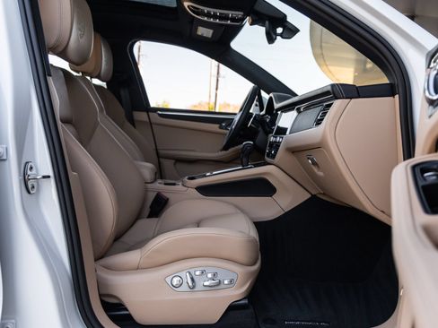 Certified 2026 Porsche Macan S AWD/4WD image 42