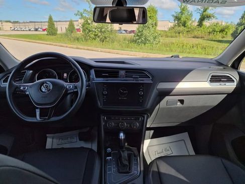 Used 2020 Volkswagen Tiguan SE FWD image 32