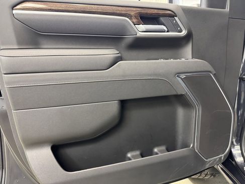 Used 2026 GMC Sierra 3500 SLE w/ Preferred Package image 9