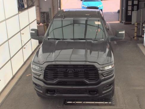 Used 2025 RAM 2500 Big Horn AWD/4WD image 3