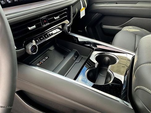 New 2026 Chevrolet Tahoe Premier image 12