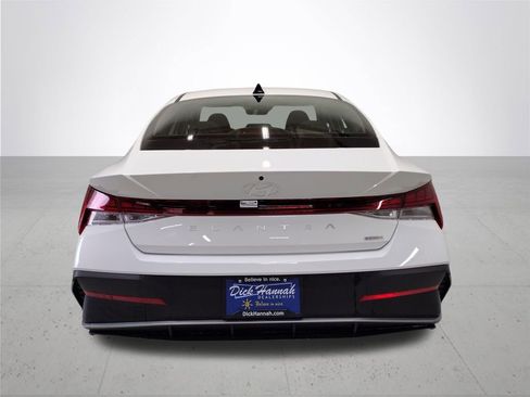 New 2026 Hyundai Elantra Hybrid FWD image 11