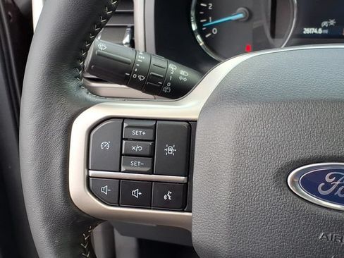 Used 2024 Ford Expedition XLT AWD/4WD image 23