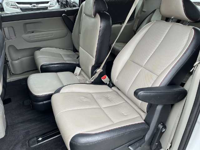 Used 2019 Kia Sedona EX FWD image 24