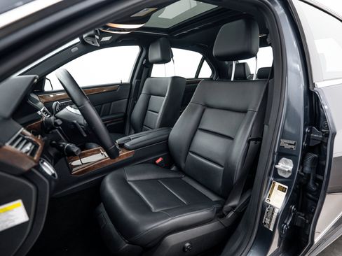 Used 2013 Mercedes-Benz E 350 4MATIC Sedan image 16