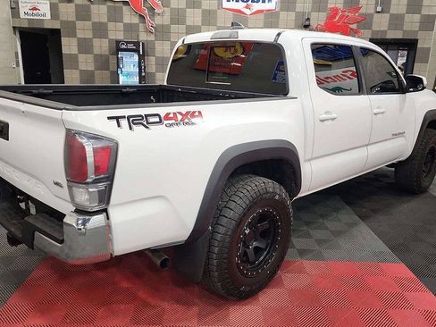 Used 2020 Toyota Tacoma TRD Off-Road image 4