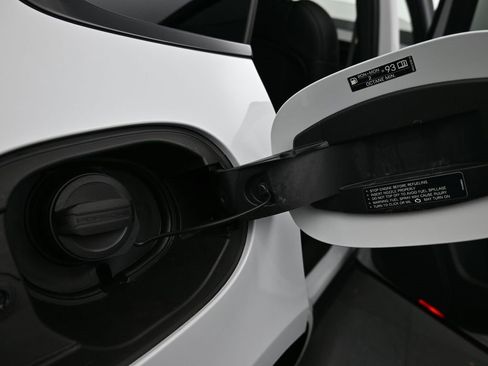 New 2026 Porsche Macan S image 32