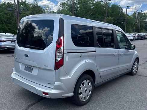Used 2022 Ford Transit Connect XLT FWD image 5