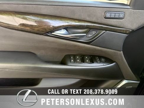 Used 2019 Cadillac Escalade ESV Platinum AWD/4WD image 27