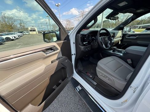 New 2026 Chevrolet Silverado 1500 LTZ w/ LTZ Premium Package image 10