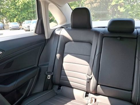 Certified 2024 Volkswagen Jetta SE w/ Panoramic Sunroof Package FWD image 18