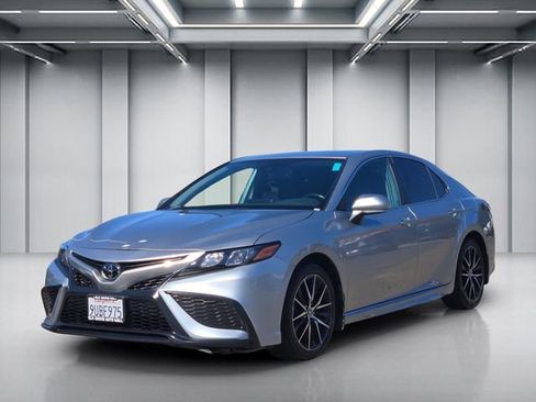 Used 2023 Toyota Camry SE w/ Audio Upgrade Package FWD image 8