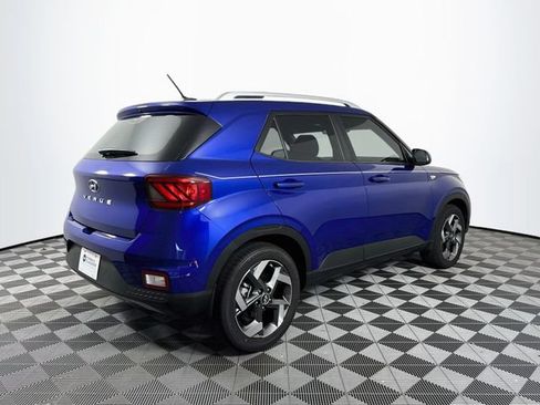 Certified 2025 Hyundai Venue SEL FWD image 7