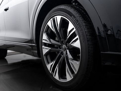 New 2026 Audi Q8 Premium Plus AWD/4WD image 19