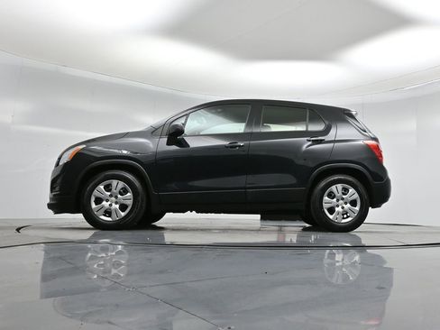 Used 2016 Chevrolet Trax LS w/ LPO, Cargo Package image 7