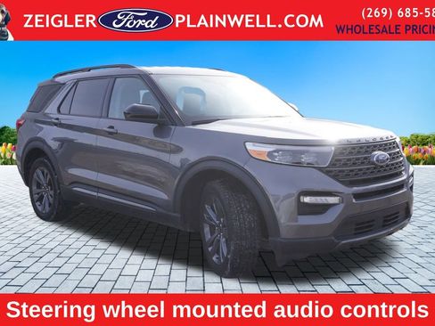 Used 2023 Ford Explorer XLT w/ Equipment Group 202A image 6