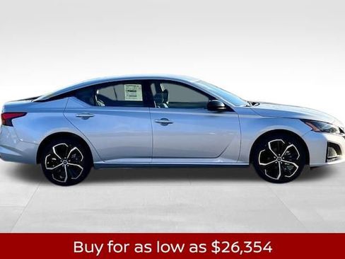 New 2025 Nissan Altima 2.5 SR image 6
