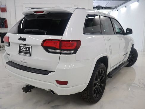 Used 2017 Jeep Grand Cherokee Altitude AWD/4WD image 8