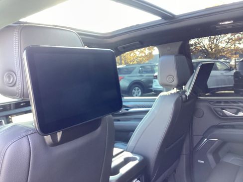 Used 2024 GMC Yukon Denali w/ Denali Reserve Package image 14