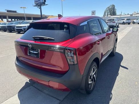 Used 2025 Nissan Kicks SV FWD image 6