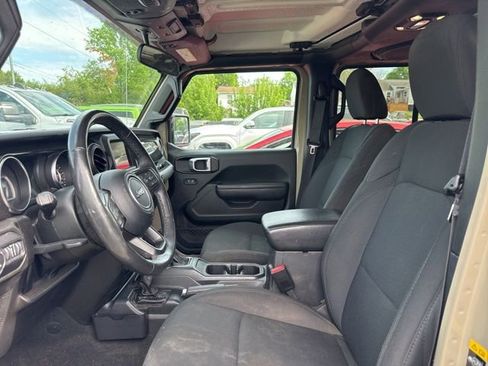 Used 2022 Jeep Gladiator Sport image 4
