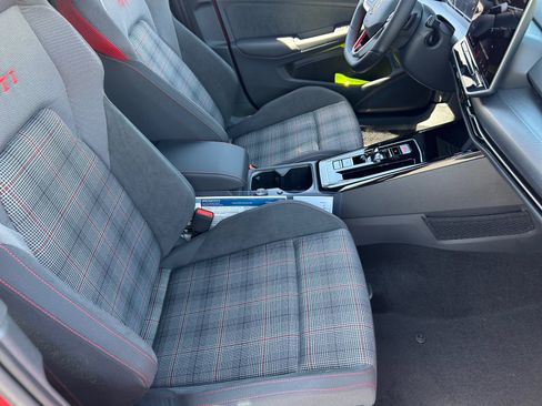 New 2026 Volkswagen Golf SE FWD image 18
