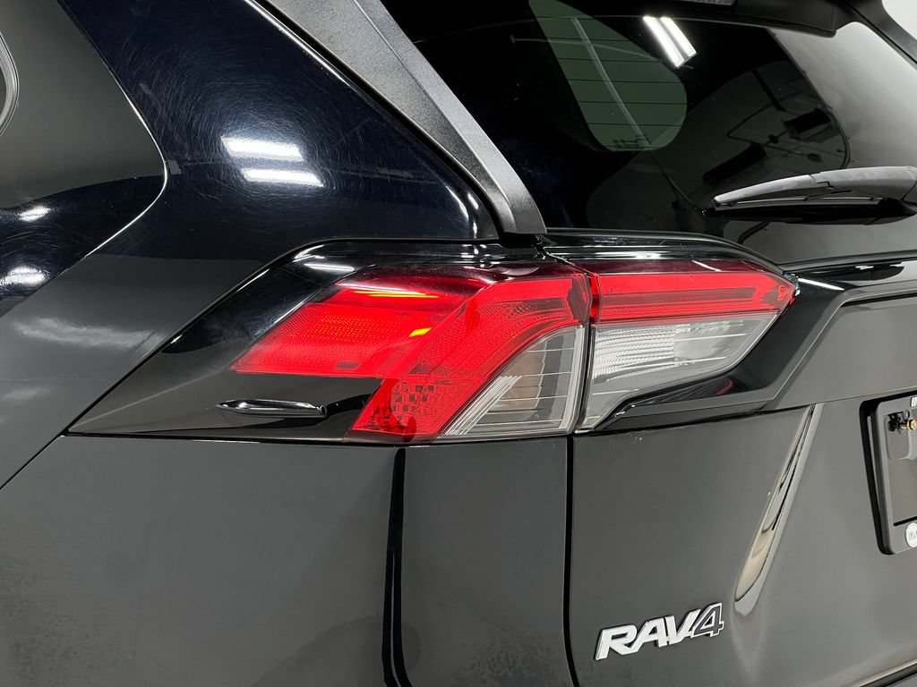 Used 2020 Toyota RAV4 XLE AWD/4WD image 33