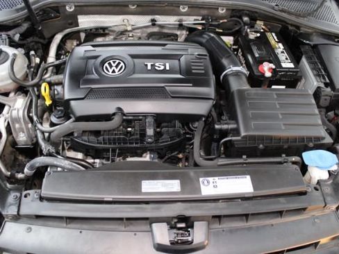 Used 2017 Volkswagen Golf S FWD image 23