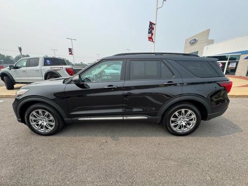 Used 2025 Ford Explorer Active w/ Active Comfort Package AWD/4WD image 5