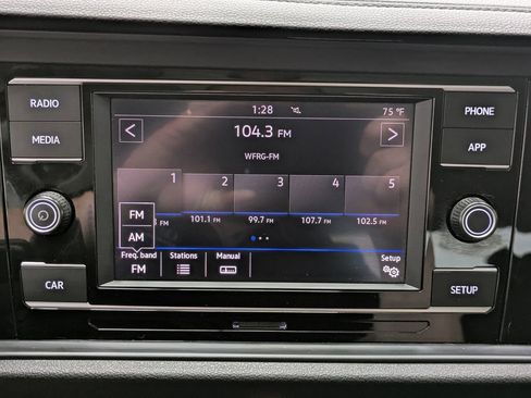 Used 2019 Volkswagen Jetta SE FWD image 35