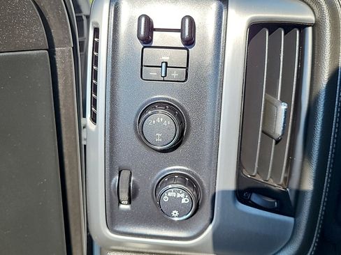 Used 2018 GMC Sierra 2500 SLE w/ SLE Fleet Convenience Package AWD/4WD image 22