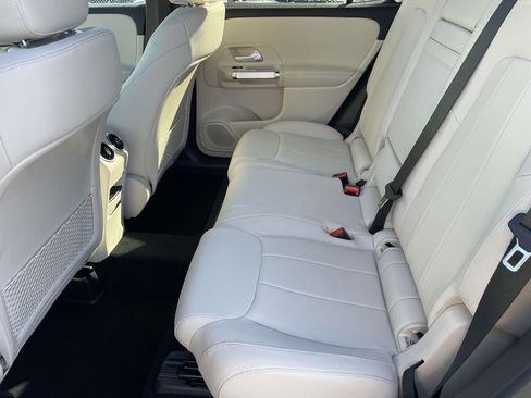 Certified 2025 Mercedes-Benz GLB 250 image 12