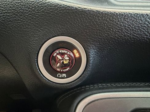 Used 2019 Dodge Challenger R/T Scat Pack w/ Shaker Package image 32