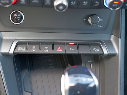 New 2025 Audi Q3 2.0T Premium Plus image 17