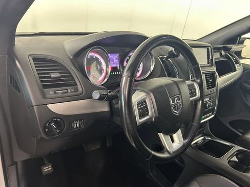 Used 2020 Dodge Grand Caravan GT FWD image 14