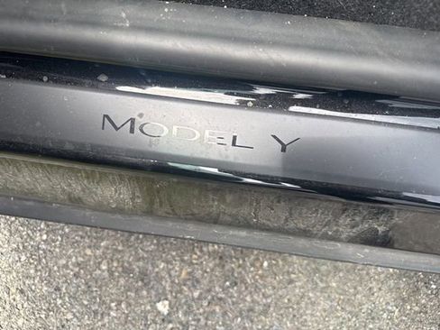 Used 2026 Tesla Model Y 2WD image 19